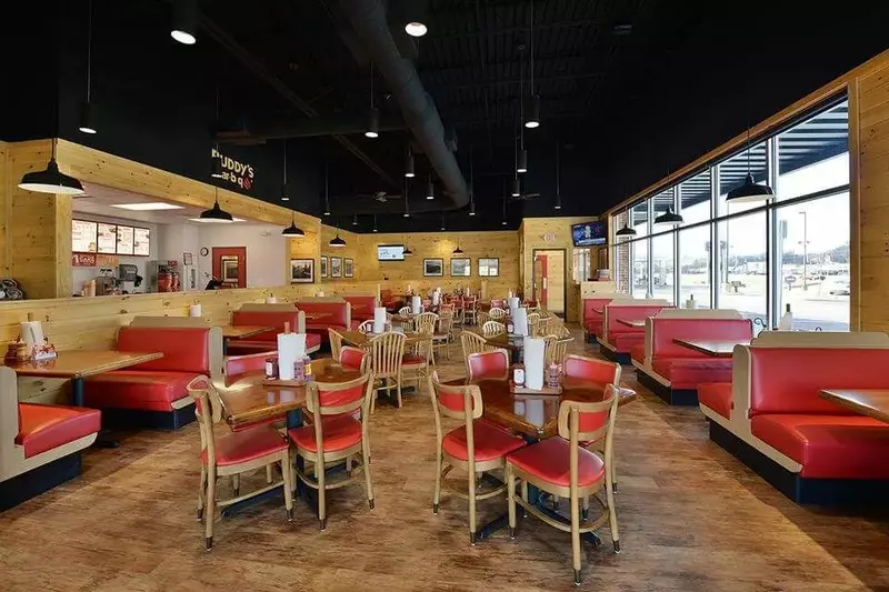 Buddy's Bar-b-q Sevierville interior