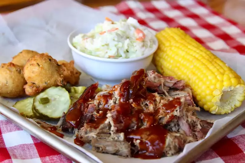 bbq meal at buddy's bbq sevierville