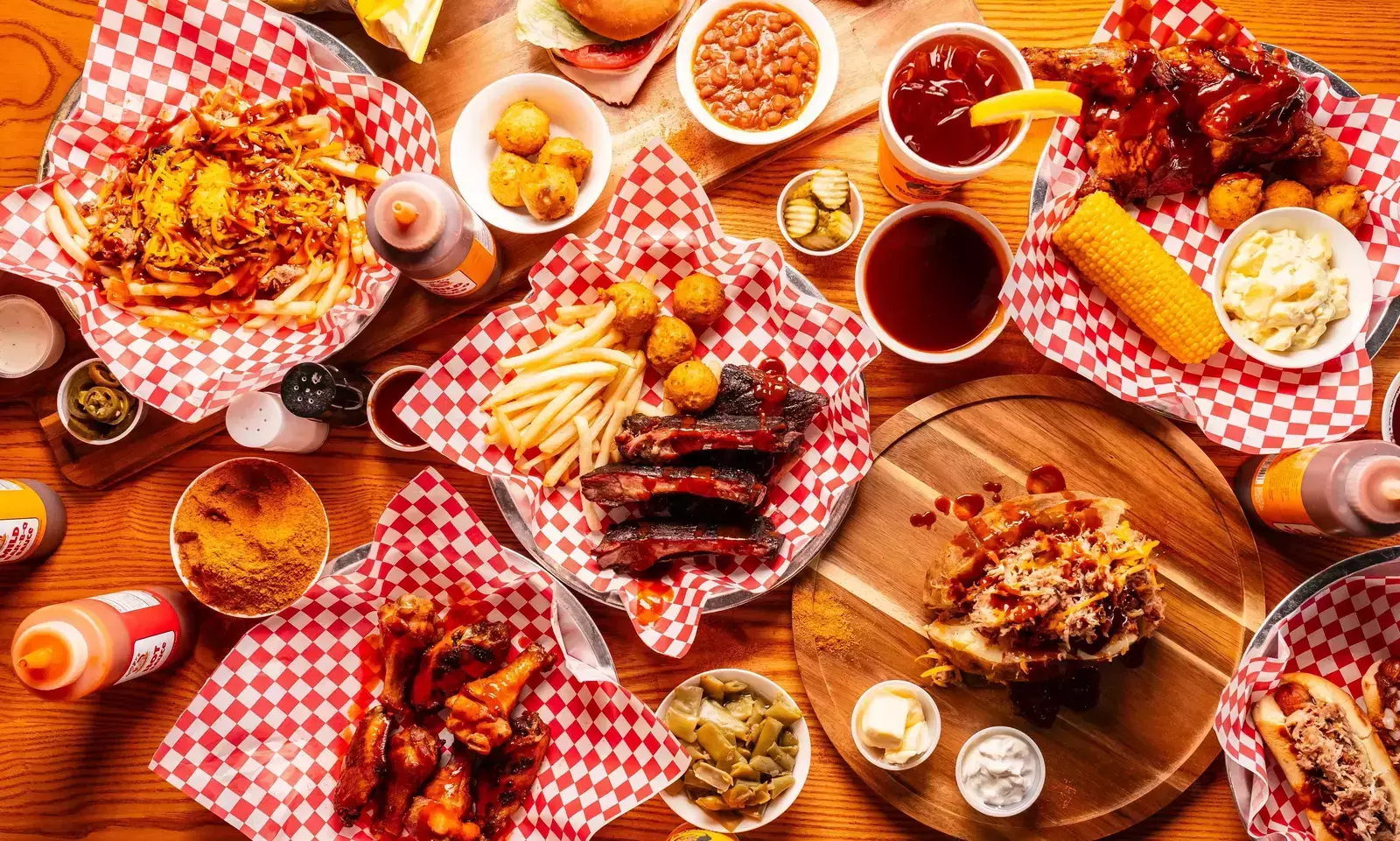 platters of bbq at buddy's in sevierville